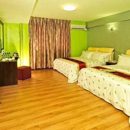 Hotel Zamburger Grand City Malacca Exteriör bild
