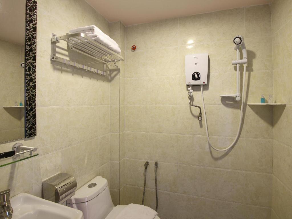 Hotel Zamburger Grand City Malacca Exteriör bild