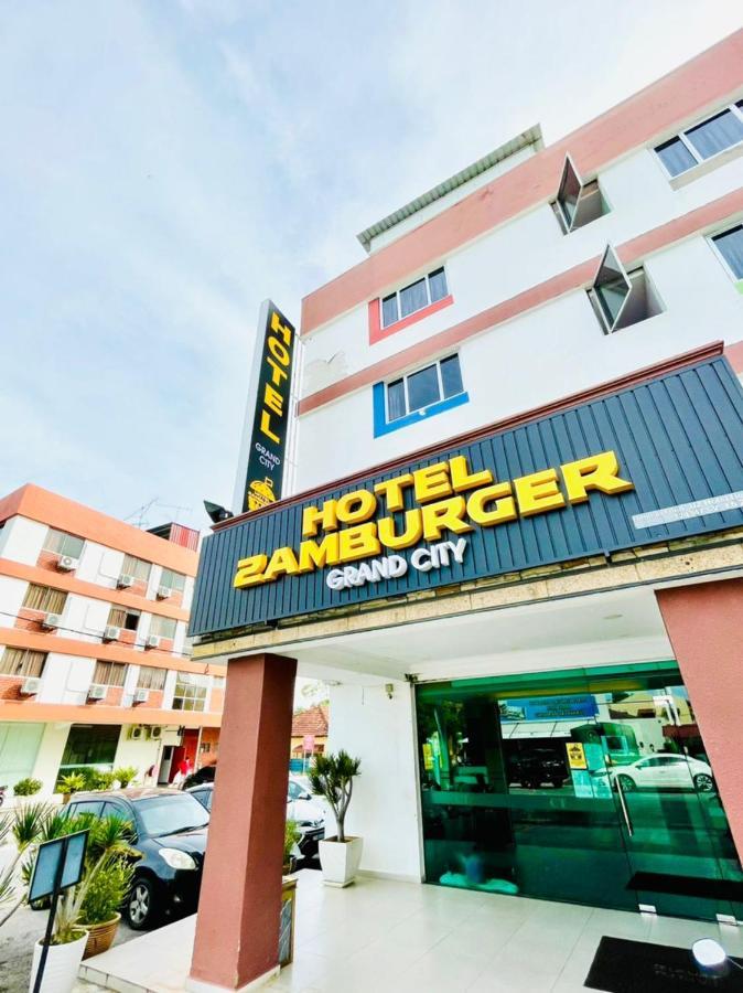 Hotel Zamburger Grand City Malacca Exteriör bild